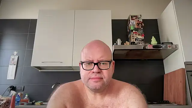 Snapshot of theitalianbear chatting on September 23, 11:31 am theitalianbear online show from September 23, 11:31 am