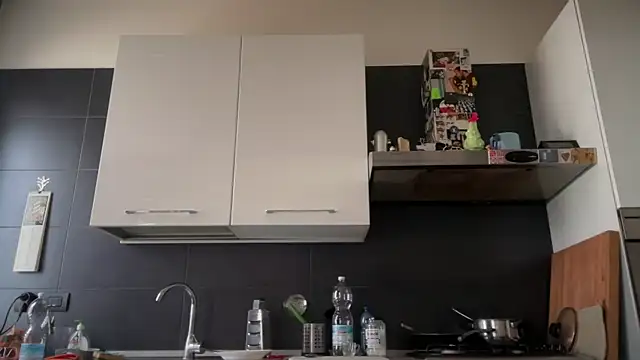 Snapshot of theitalianbear chatting on December 5, 12:00 pm theitalianbear online show from December 5, 12:00 pm