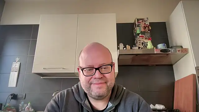 Snapshot of theitalianbear chatting on February 10, 1:44 pm theitalianbear online show from February 10, 1:44 pm