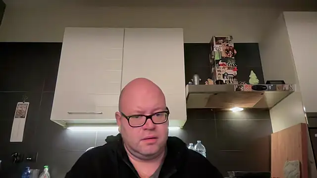 Snapshot of theitalianbear chatting on October 21, 2:58 am theitalianbear online show from October 21, 2:58 am