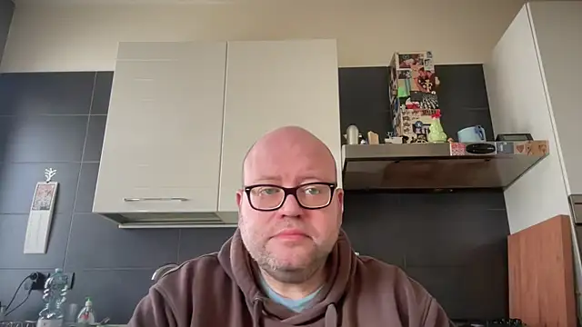 Snapshot of theitalianbear chatting on March 18, 10:39 am theitalianbear online show from March 18, 10:39 am