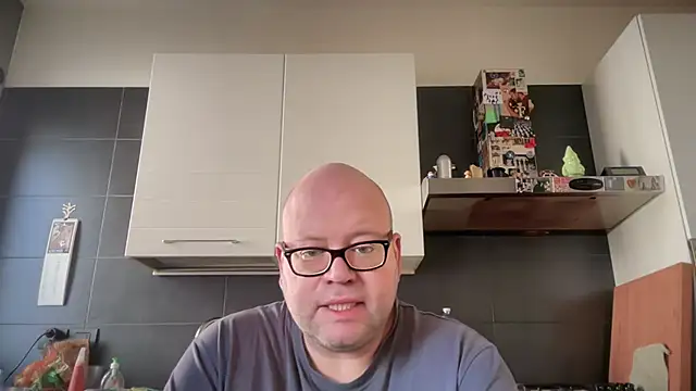 theitalianbear online show from November 15, 12:07 pm