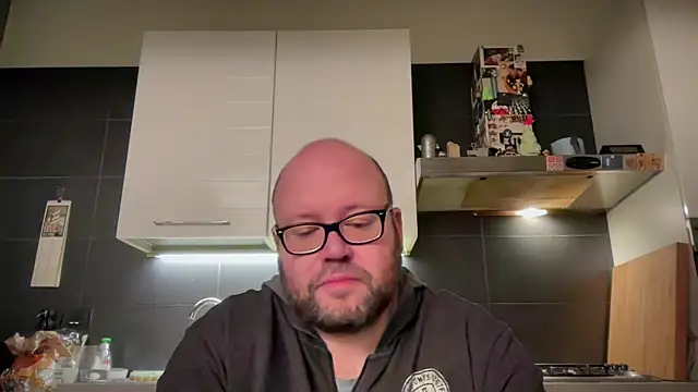 Snapshot of theitalianbear chatting on December 17, 6:42 pm theitalianbear online show from December 17, 6:42 pm