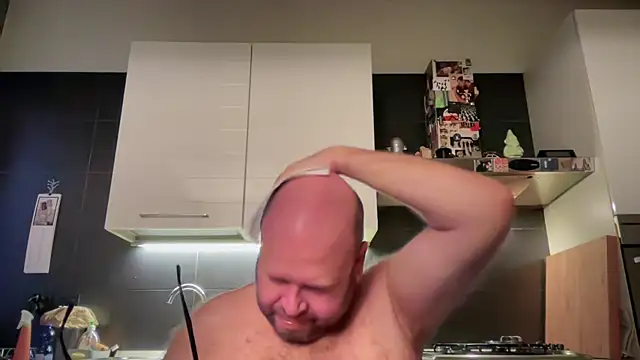 Snapshot of theitalianbear chatting on September 14, 5:26 pm theitalianbear online show from September 14, 5:26 pm