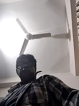 iamkahn 44 online show from January 10, 8:33 pm