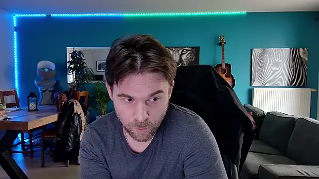 tom sauwer online show from December 21, 9:33 am