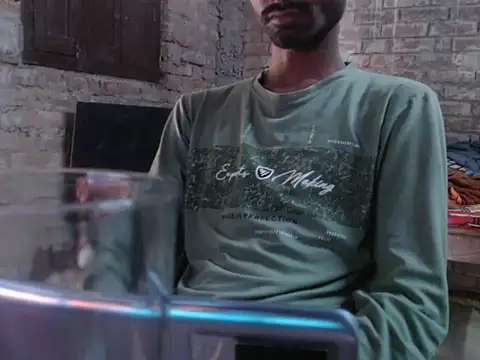 Snapshot of ThethunderPo chatting on October 11, 5:22 am ThethunderPo online show from October 11, 5:22 am