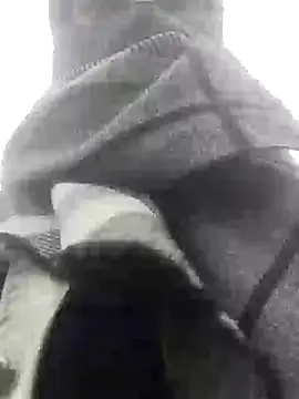 Snapshot of ThethunderPo chatting on January 5, 3:11 am ThethunderPo online show from January 5, 3:11 am