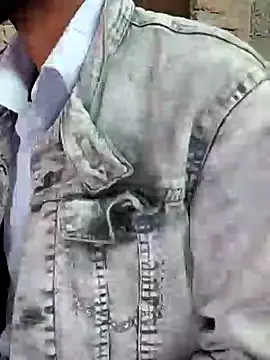 Snapshot of ThethunderPo chatting on December 9, 8:33 am ThethunderPo online show from December 9, 8:33 am