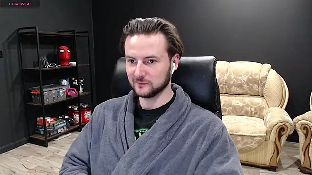 Snapshot of MihasikD chatting on February 12, 9:01 pm MihasikD online show from February 12, 9:01 pm