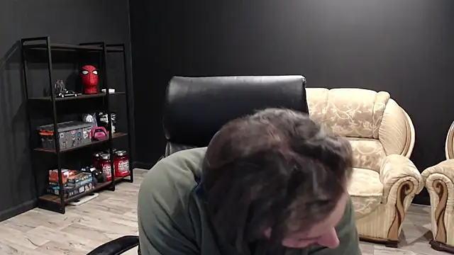 Snapshot of MihasikD chatting on February 22, 1:55 pm MihasikD online show from February 22, 1:55 pm