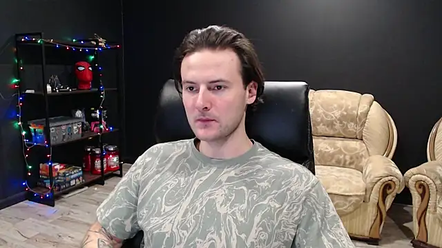 Snapshot of MihasikD chatting on December 28, 2:12 pm MihasikD online show from December 28, 2:12 pm