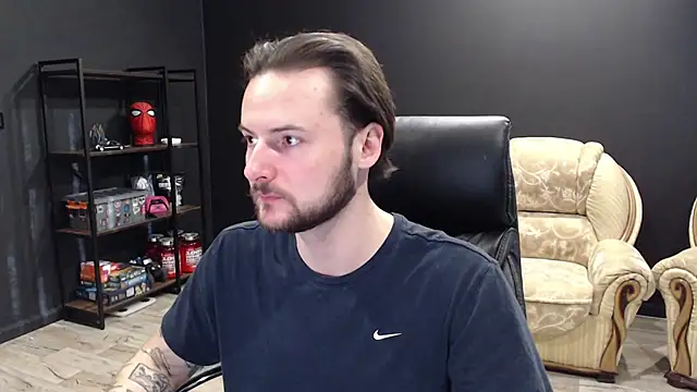 Snapshot of MihasikD chatting on February 20, 1:40 pm MihasikD online show from February 20, 1:40 pm