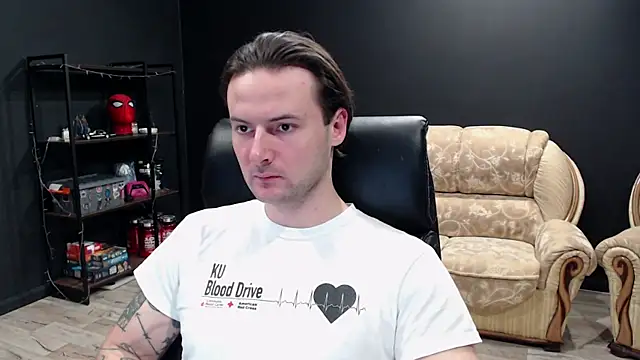 Snapshot of MihasikD chatting on January 17, 9:39 am MihasikD online show from January 17, 9:39 am