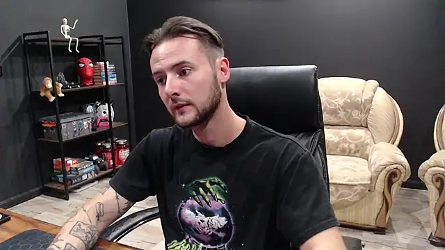 Snapshot of MihasikD chatting on October 11, 4:22 pm MihasikD online show from October 11, 4:22 pm