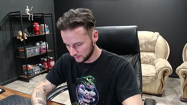 Snapshot of MihasikD chatting on October 12, 4:23 pm MihasikD online show from October 12, 4:23 pm