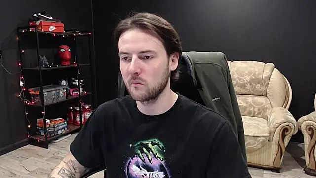 Snapshot of MihasikD chatting on December 16, 9:14 am MihasikD online show from December 16, 9:14 am