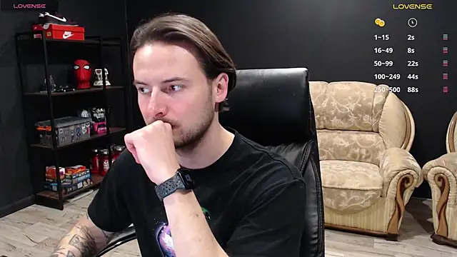 Snapshot of MihasikD chatting on December 10, 11:32 am MihasikD online show from December 10, 11:32 am