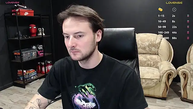 Snapshot of MihasikD chatting on December 13, 1:22 pm MihasikD online show from December 13, 1:22 pm