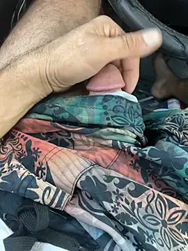 Snapshot of mikeylong chatting on December 31, 4:25 pm mikeylong online show from December 31, 4:25 pm