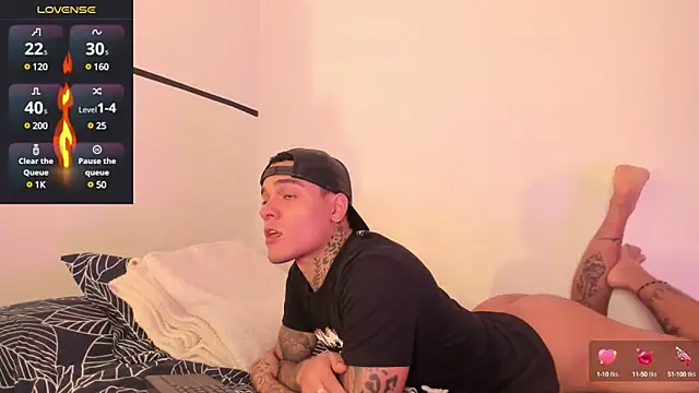 Snapshot of ImDominike chatting on December 11, 12:24 am ImDominike online show from December 11, 12:24 am