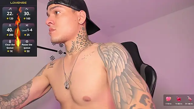 Snapshot of ImDominike chatting on December 15, 1:35 am ImDominike online show from December 15, 1:35 am