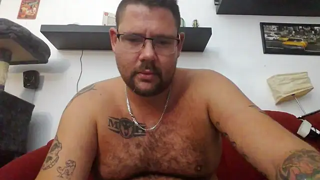 Snapshot of sexykevin17cm chatting on October 16, 9:01 pm sexykevin17cm online show from October 16, 9:01 pm