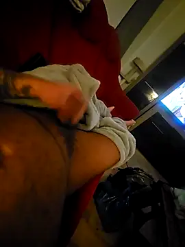 Snapshot of sexykevin17cm chatting on October 19, 11:08 pm sexykevin17cm online show from October 19, 11:08 pm