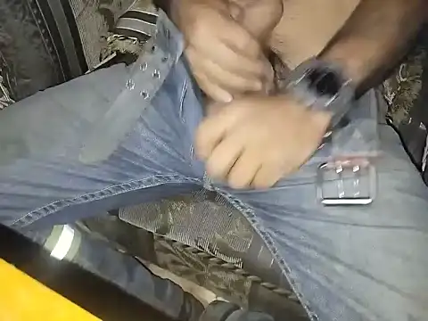 Snapshot of robertocastillo-2017 chatting on September 30, 5:13 am robertocastillo-2017 online show from September 30, 5:13 am