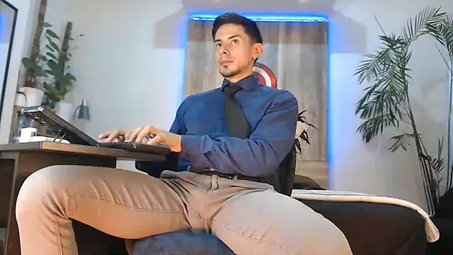 Andrew 4  online show from May 27, 1:13 am