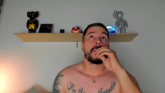 camilo restrepo21 online show from February 4, 3:00 am