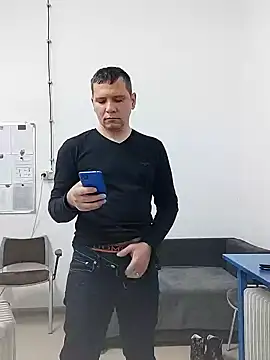 Snapshot of Lucy_1_roso chatting on December 3, 3:40 am Lucy 1 roso online show from December 3, 3:40 am