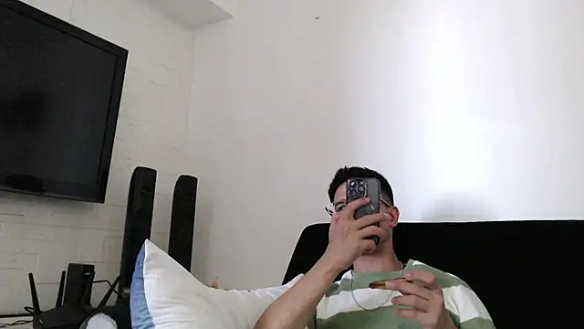 Snapshot of SebastianReiss chatting on March 14, 3:59 am SebastianReiss online show from March 14, 3:59 am