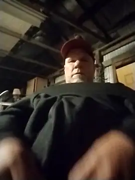 Reddog833 online show from April 8, 9:52 am