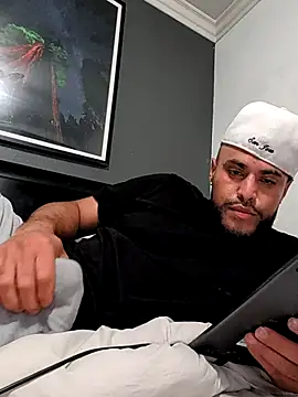 gardy8585 online show from March 22, 4:45 pm