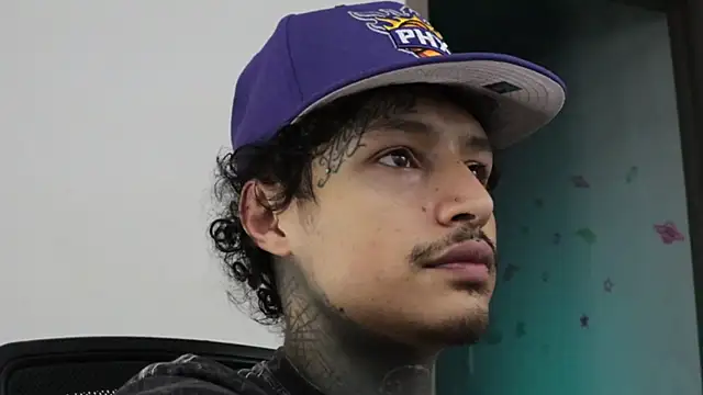 trieone online show from November 22, 5:07 am