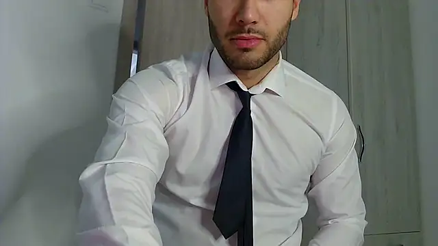 Snapshot of Justynn1 chatting on February 20, 6:06 am Justynn1 online show from February 20, 6:06 am