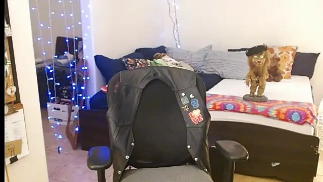 Snapshot of mycock2474u chatting on February 16, 1:49 pm mycock2474u online show from February 16, 1:49 pm