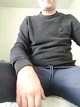 Snapshot of david_geam chatting on October 31, 7:12 am david geam online show from October 31, 7:12 am