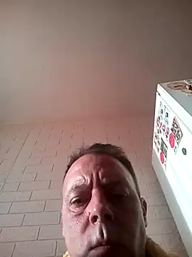 Snapshot of david_geam chatting on December 18, 1:45 pm david geam online show from December 18, 1:45 pm