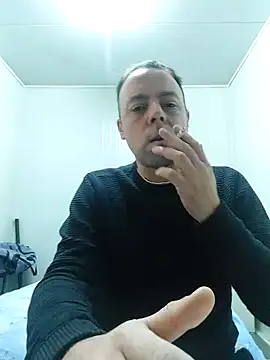 Snapshot of david_geam chatting on January 7, 5:45 am david geam online show from January 7, 5:45 am