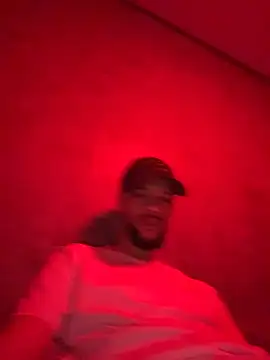 Lionayowe online show from April 5, 9:00 pm