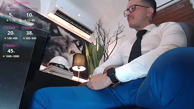 Snapshot of randyluke chatting on January 6, 8:07 pm randyluke online show from January 6, 8:07 pm