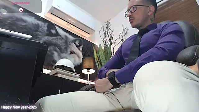 Snapshot of randyluke chatting on February 21, 9:01 am randyluke online show from February 21, 9:01 am