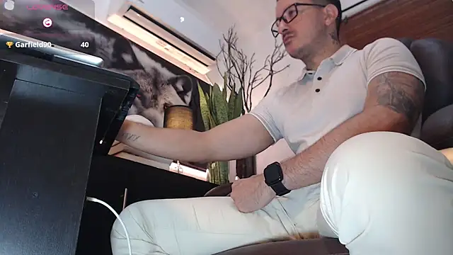 Snapshot of randyluke chatting on January 14, 8:37 pm randyluke online show from January 14, 8:37 pm