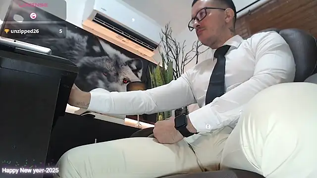 Snapshot of randyluke chatting on February 6, 8:34 pm randyluke online show from February 6, 8:34 pm