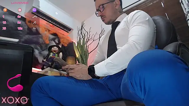 Snapshot of randyluke chatting on October 11, 5:06 pm randyluke online show from October 11, 5:06 pm