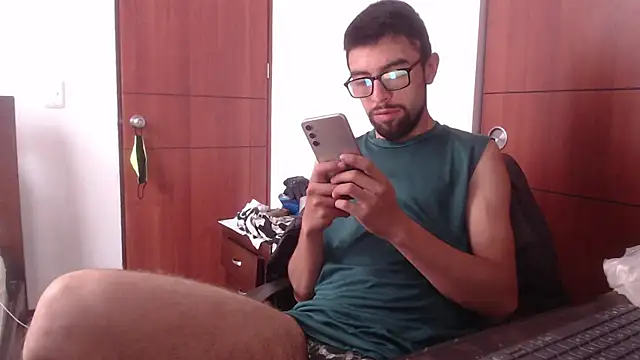 fvckolombianguyy online show from February 24, 6:04 pm