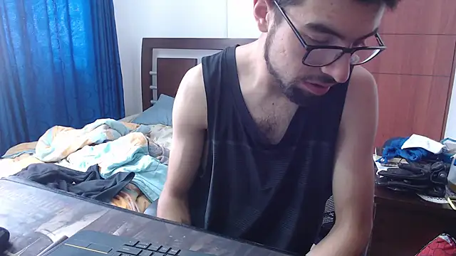 fvckolombianguyy online show from February 26, 3:52 pm