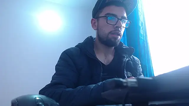 fvckolombianguyy online show from February 7, 4:03 pm